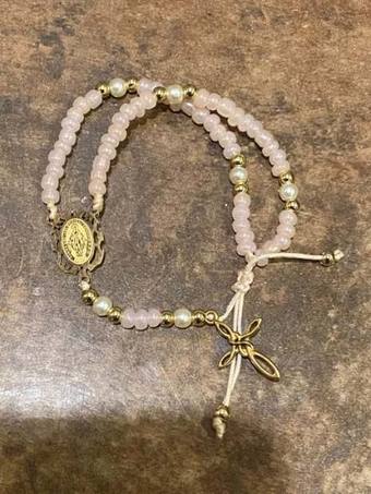 Pulsera rosario Virgen Milagrosa rosa