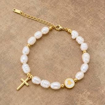 Pulsera de perlas de río y cruz