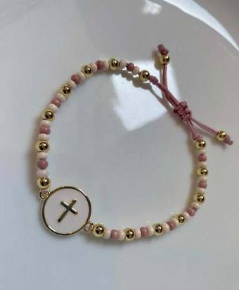 Pulsera de cruz