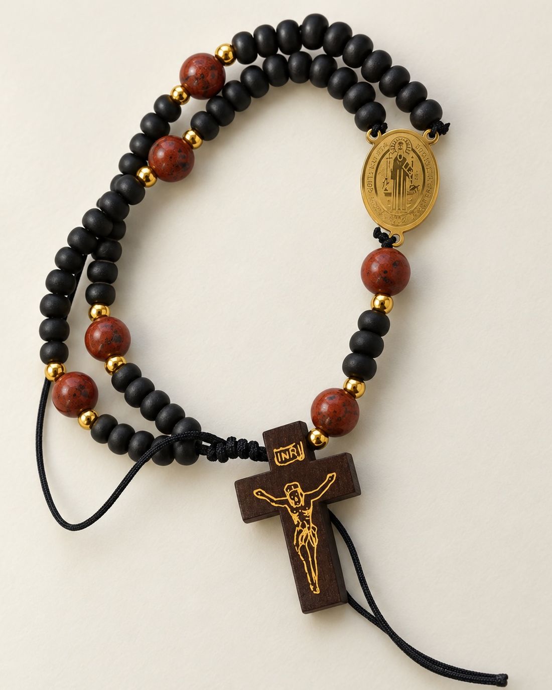 Pulsera rosario San Benito de madera negra y jaspe