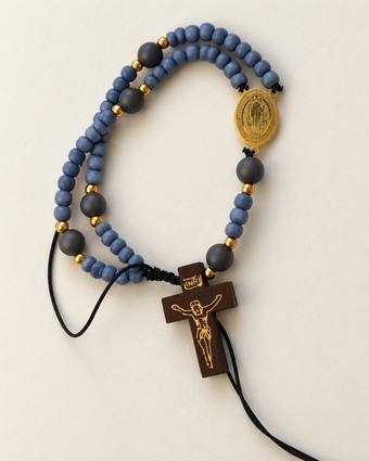 Pulsera rosario San Benito de madera azul